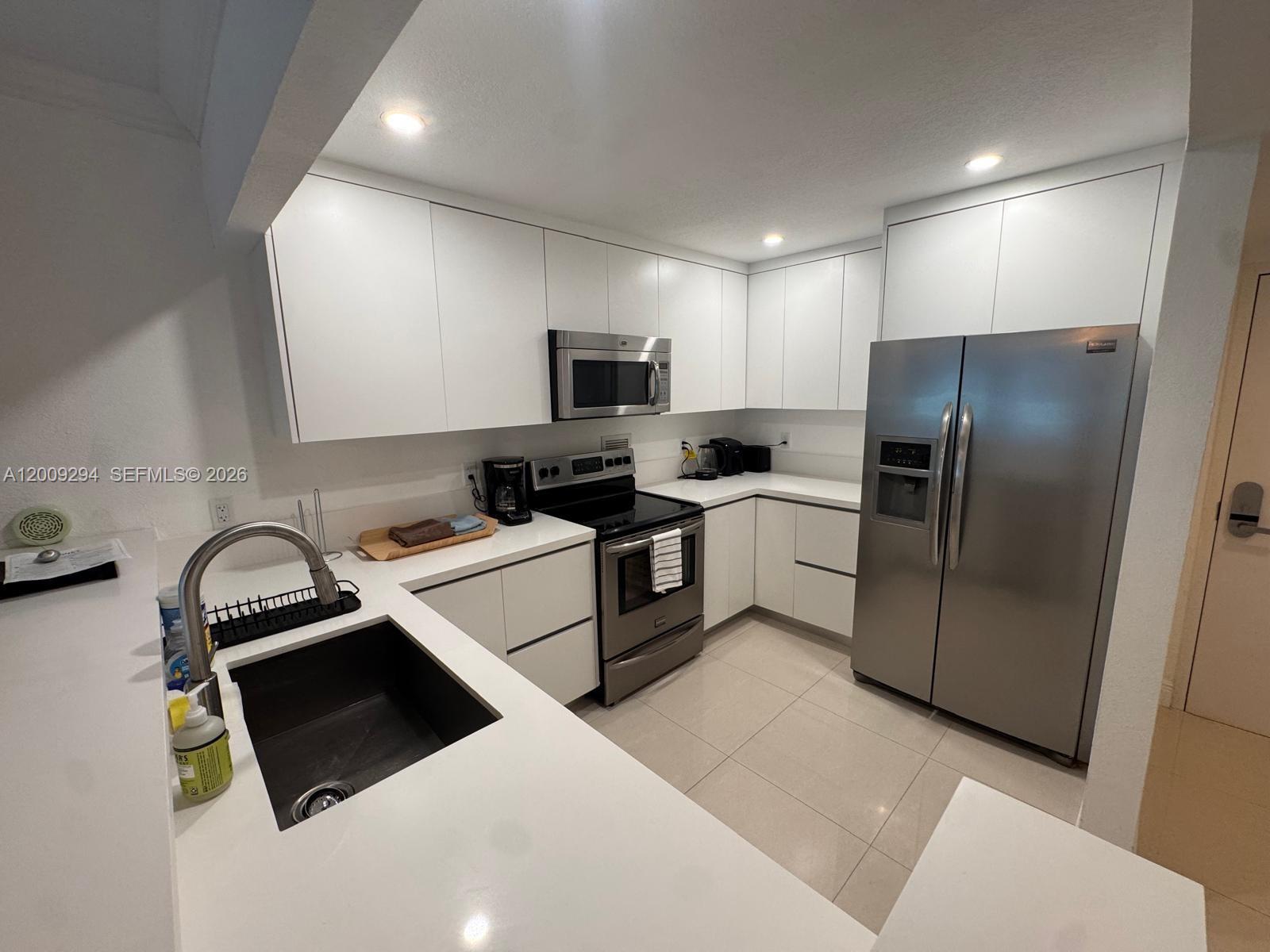 2301 Collins Ave # 427, Miami Beach FL 33139
