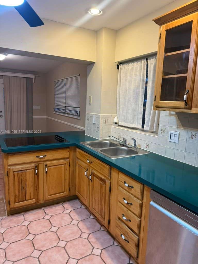 711 SW 9th Ave — Photo 5