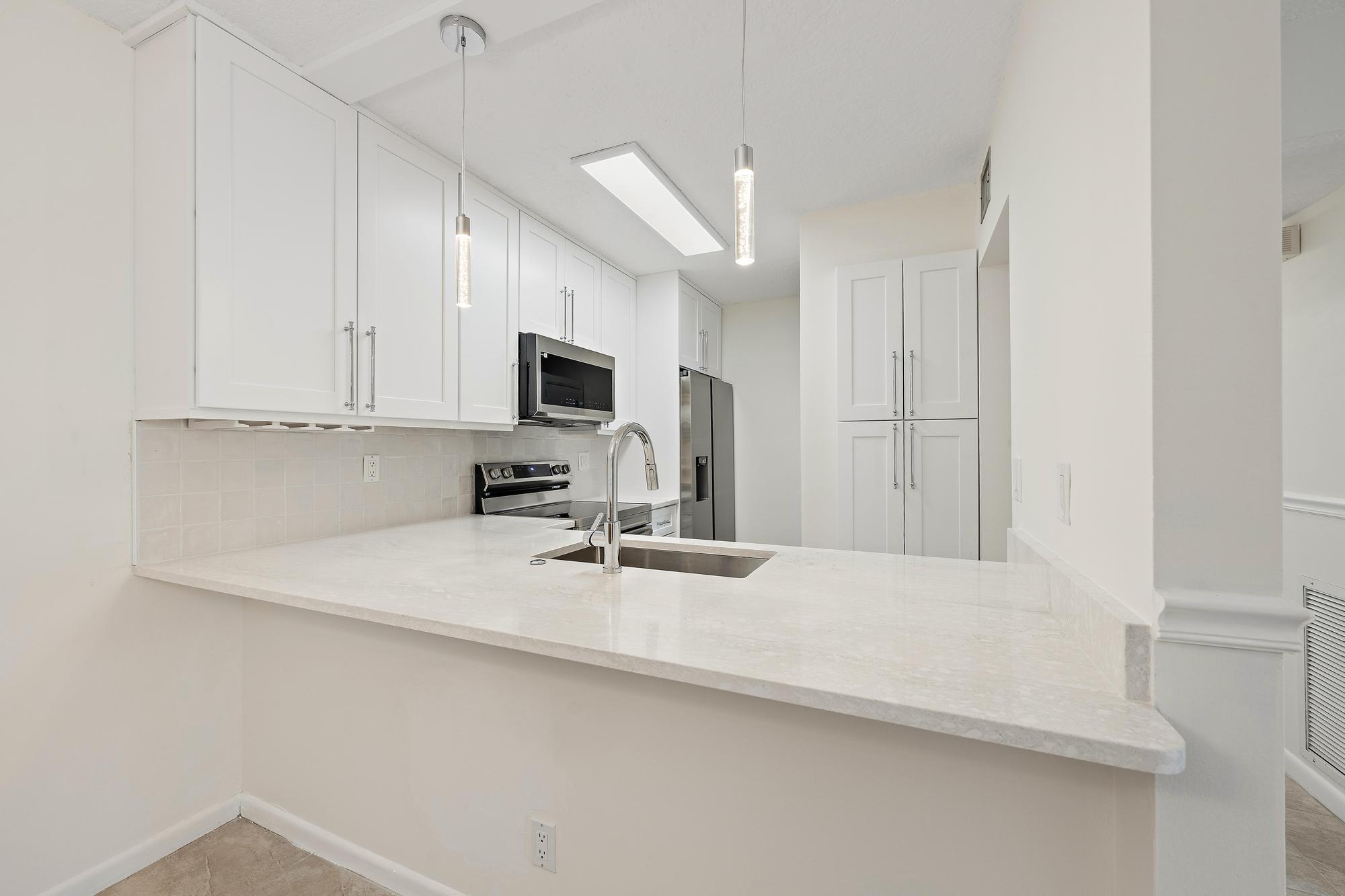 3404 GARDENS EAST Drive # 21A, Palm Beach Gardens FL 33410