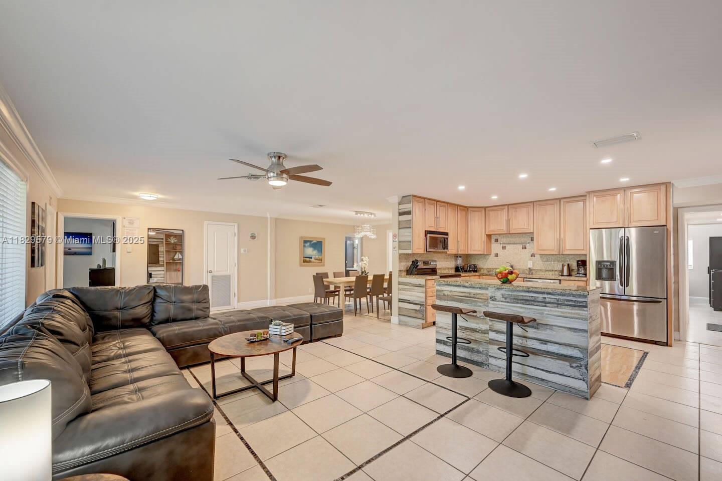 1228 Johnson St — Photo 4