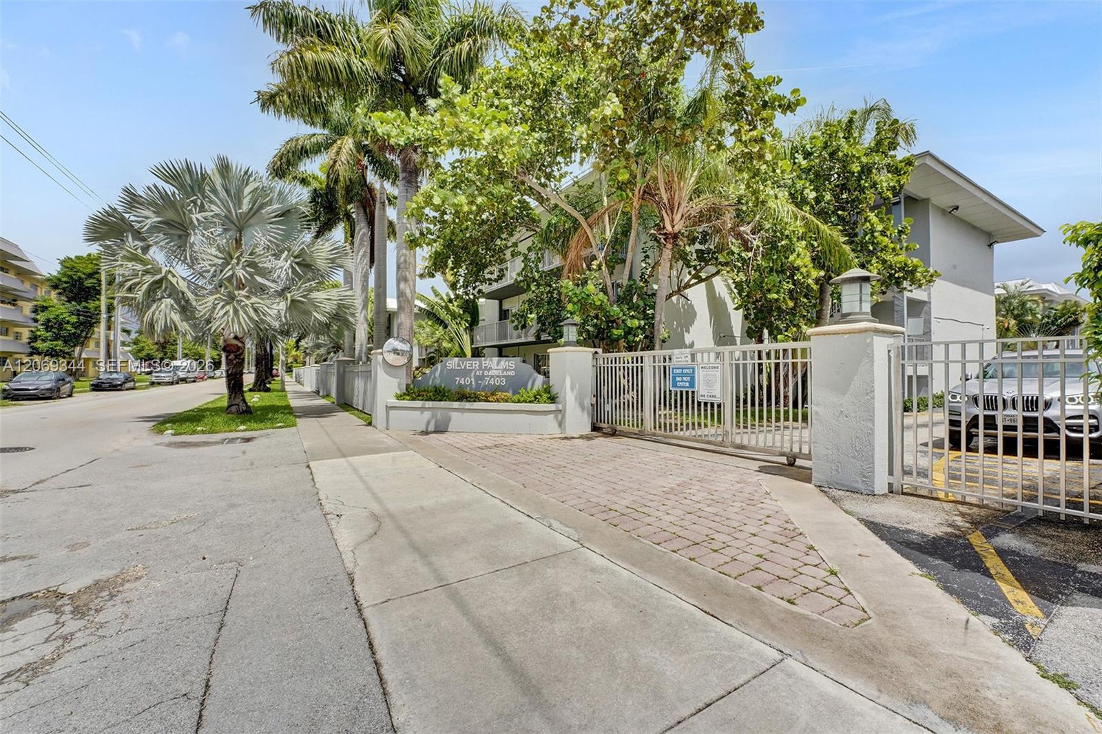 7401 SW 82nd St # 302S, Miami FL 33143
