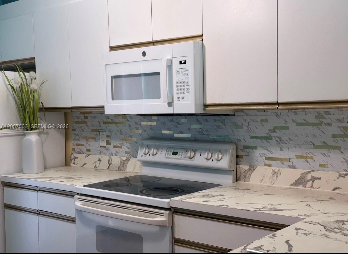 773 Crystal Lake Dr # 773 — Photo 5