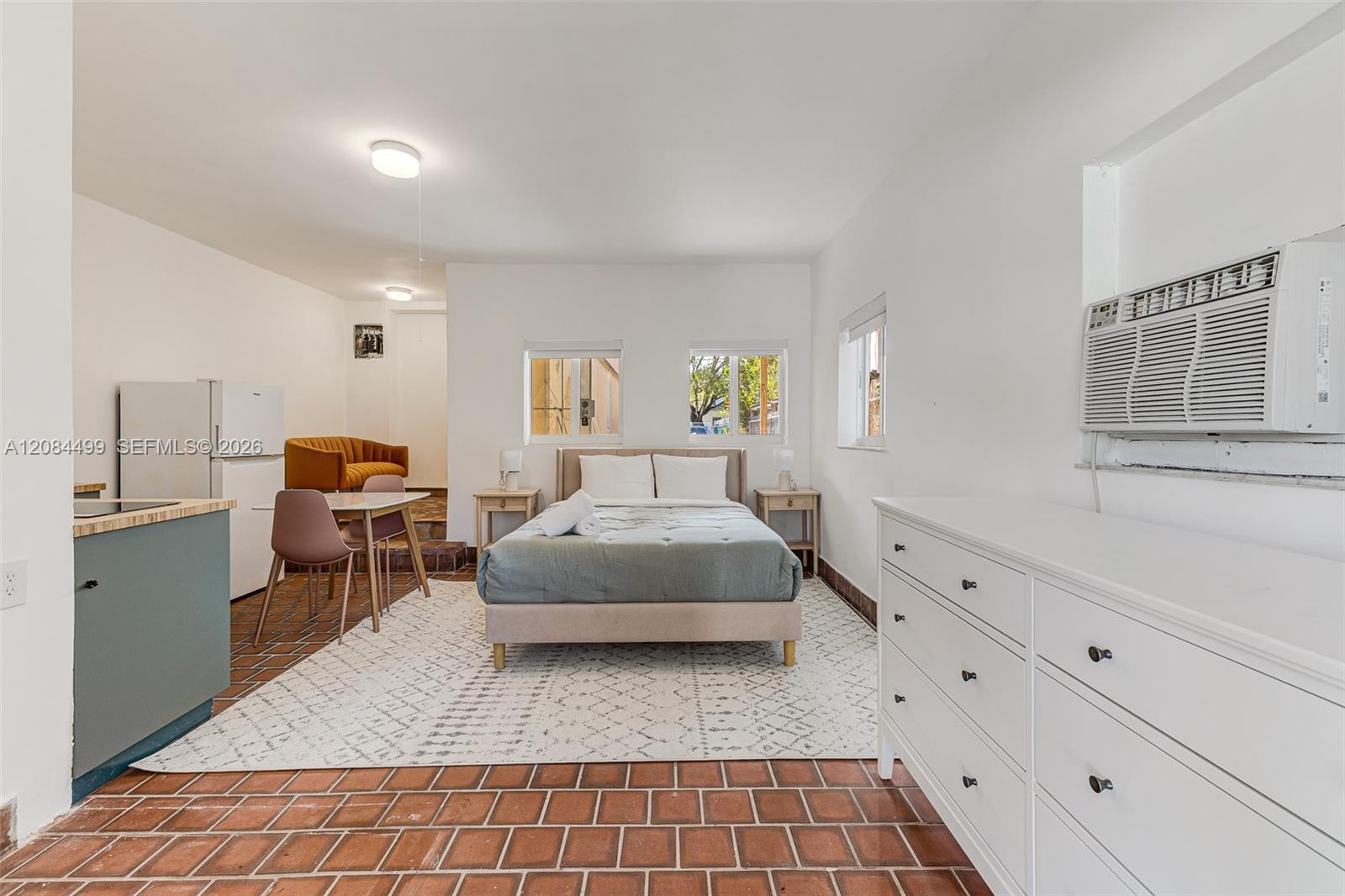 571 NE 64th St # Studio — Photo 2