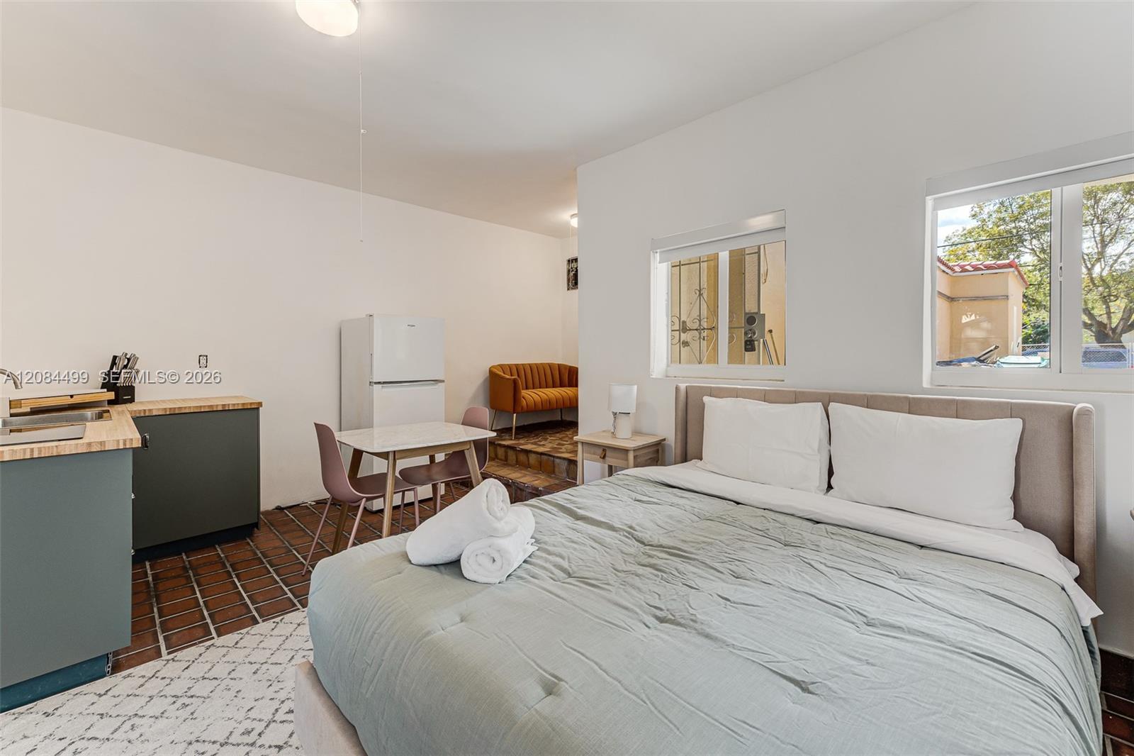 571 NE 64th St # Studio — Photo 4