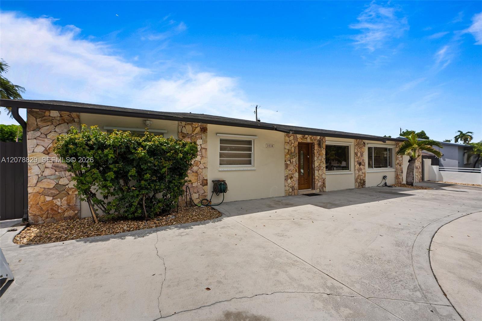 3530 SW 122nd Ave — Photo 3
