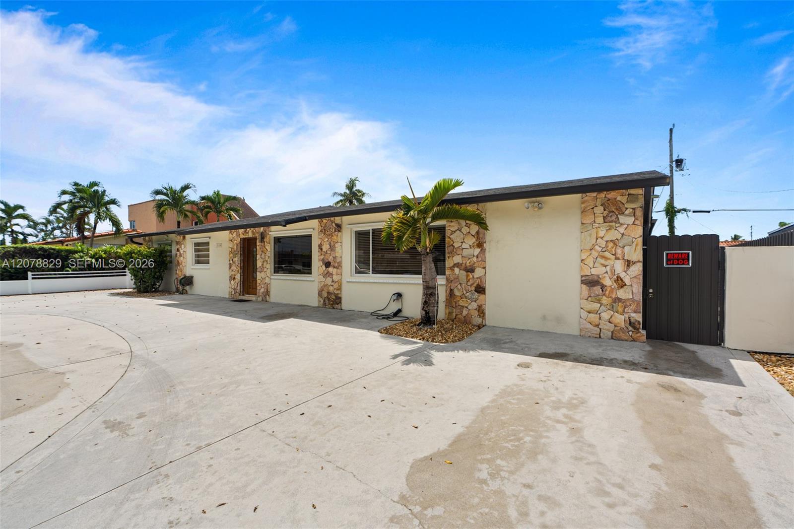 3530 SW 122nd Ave — Photo 4