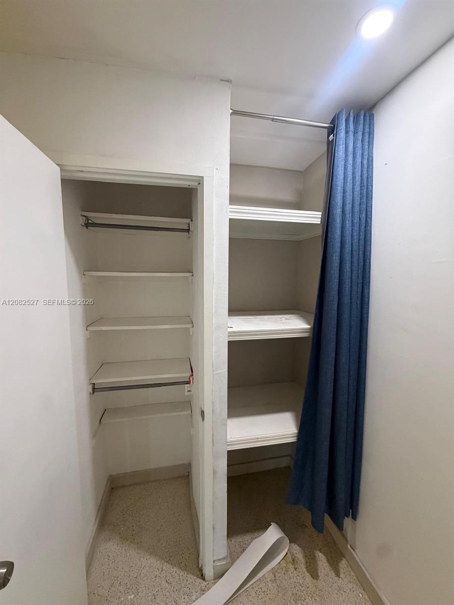 1100 NE 18th Ct # 8 — Photo 4