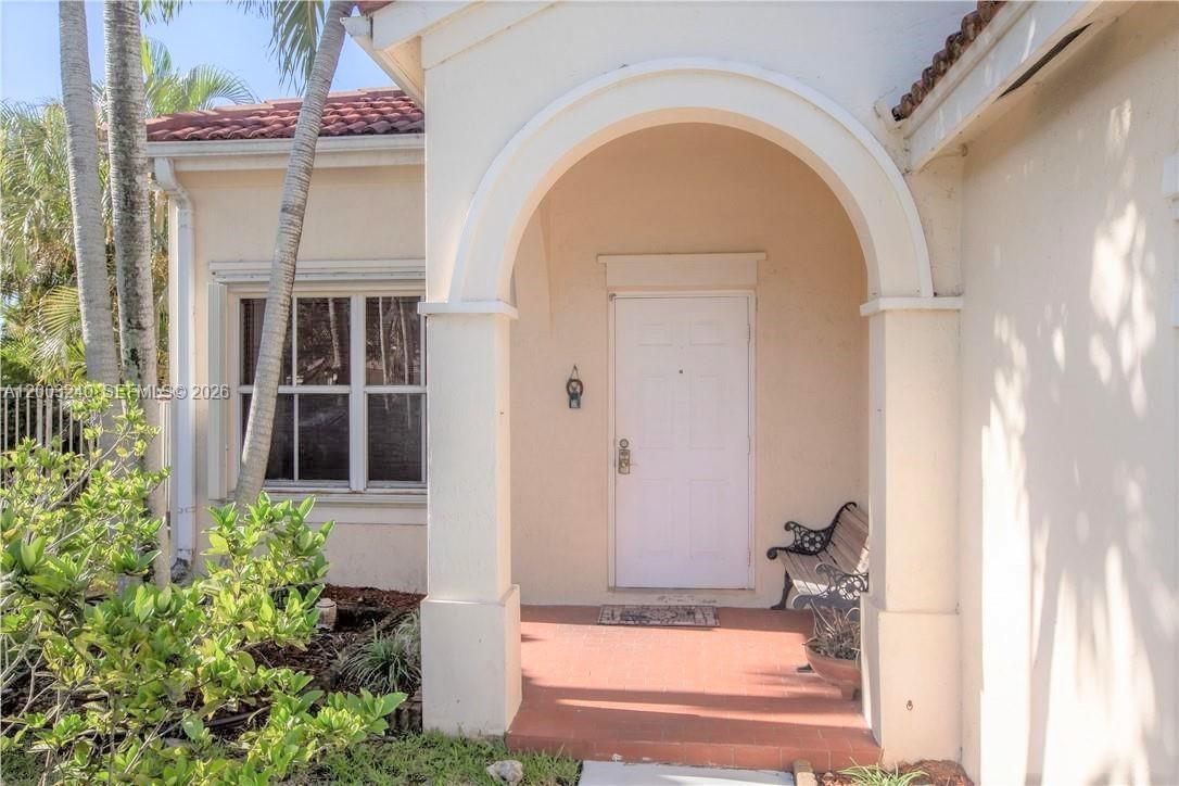 777 Tanglewood Cir — Photo 2