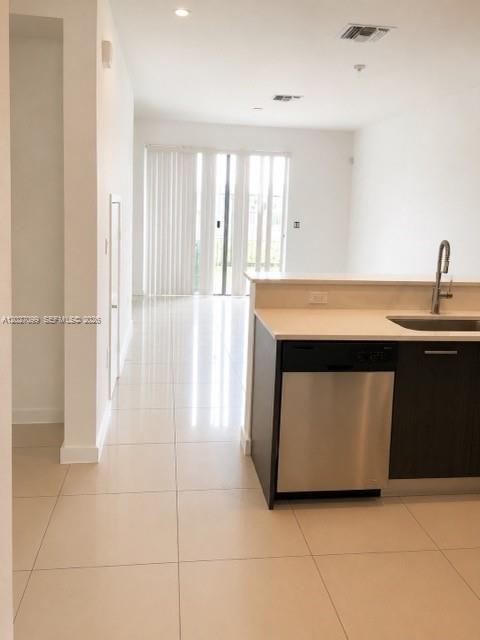1370 NW 34th Way # 1370 — Photo 2