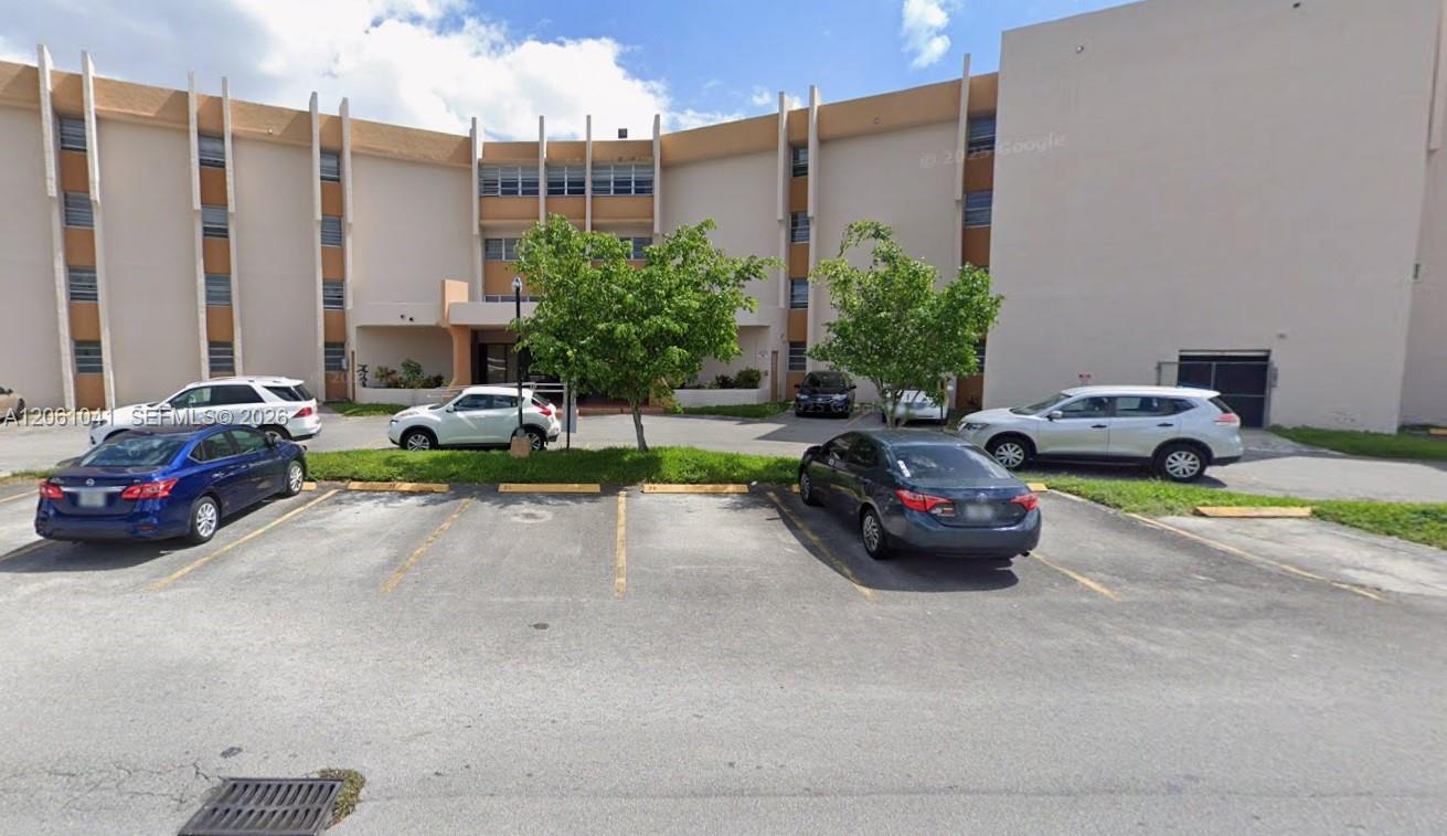 9678 Fontainebleau Blvd # 311, Miami FL 33172
