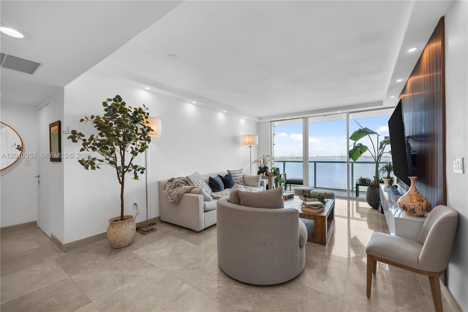 665 NE 25th St # 1503 — Photo 3