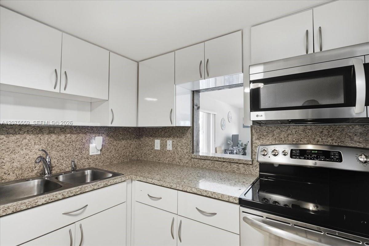 3105 NE 28th St # 1B — Photo 3