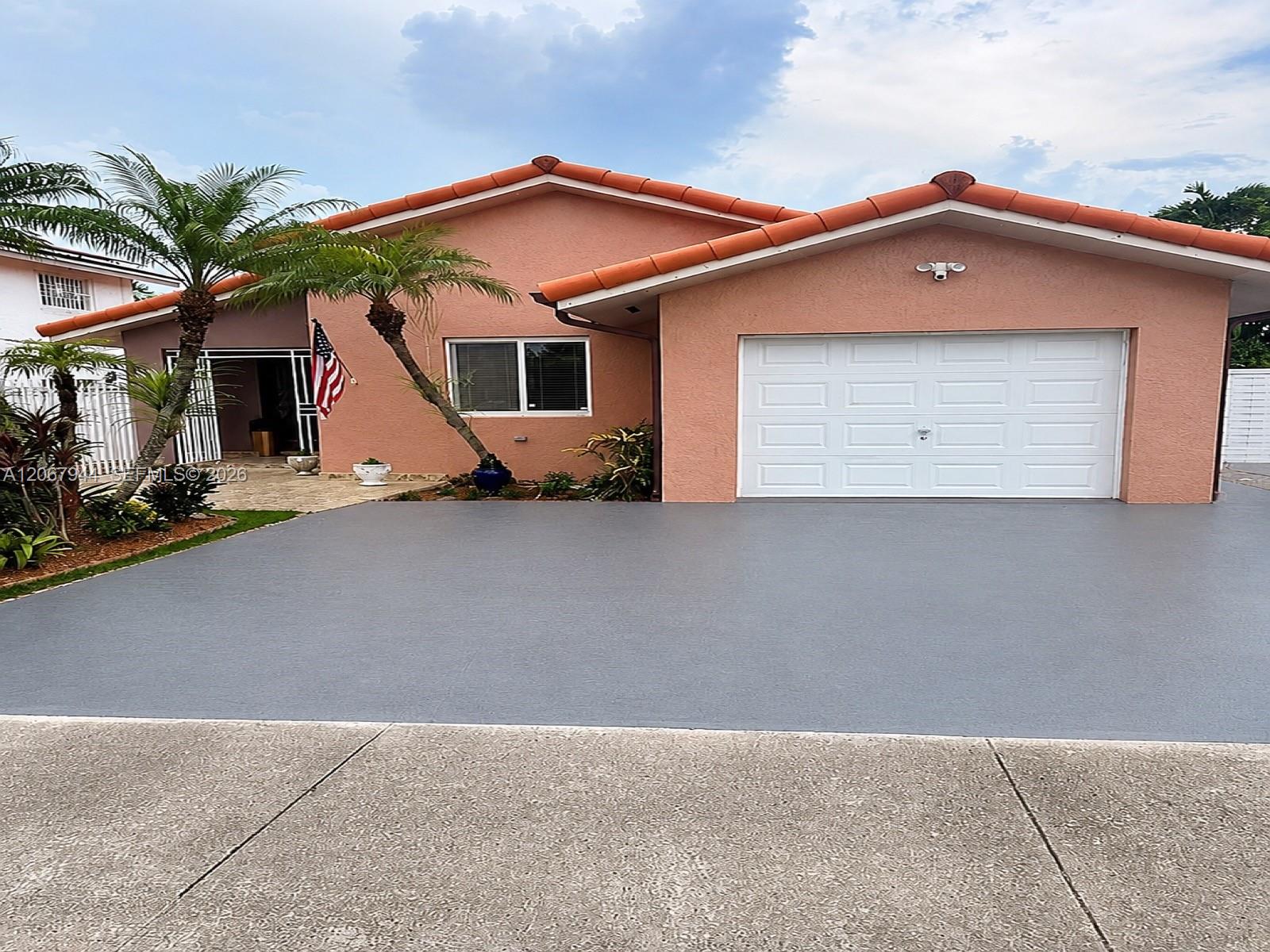 10070 SW 2nd St — Photo 2