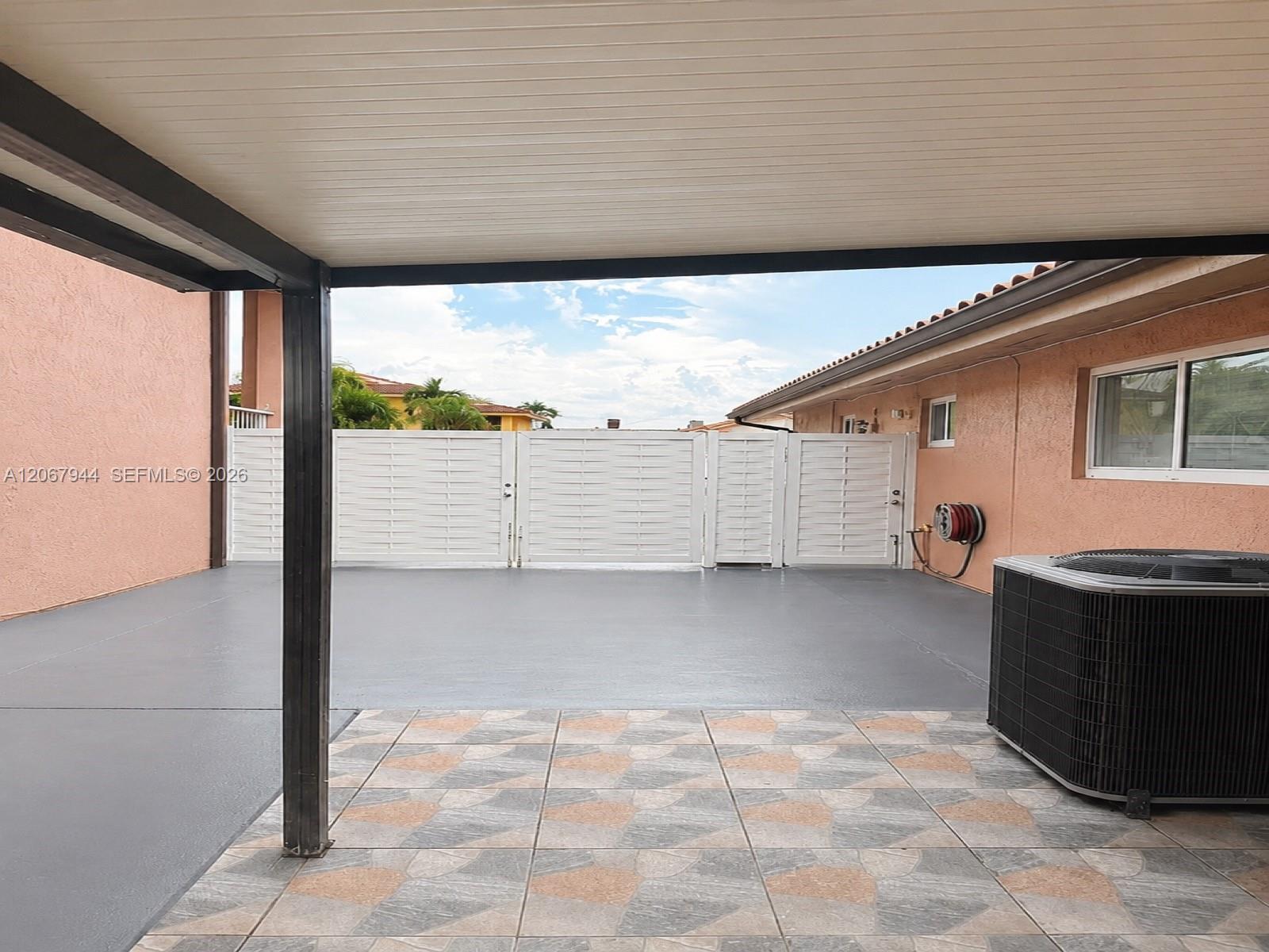 10070 SW 2nd St — Photo 3