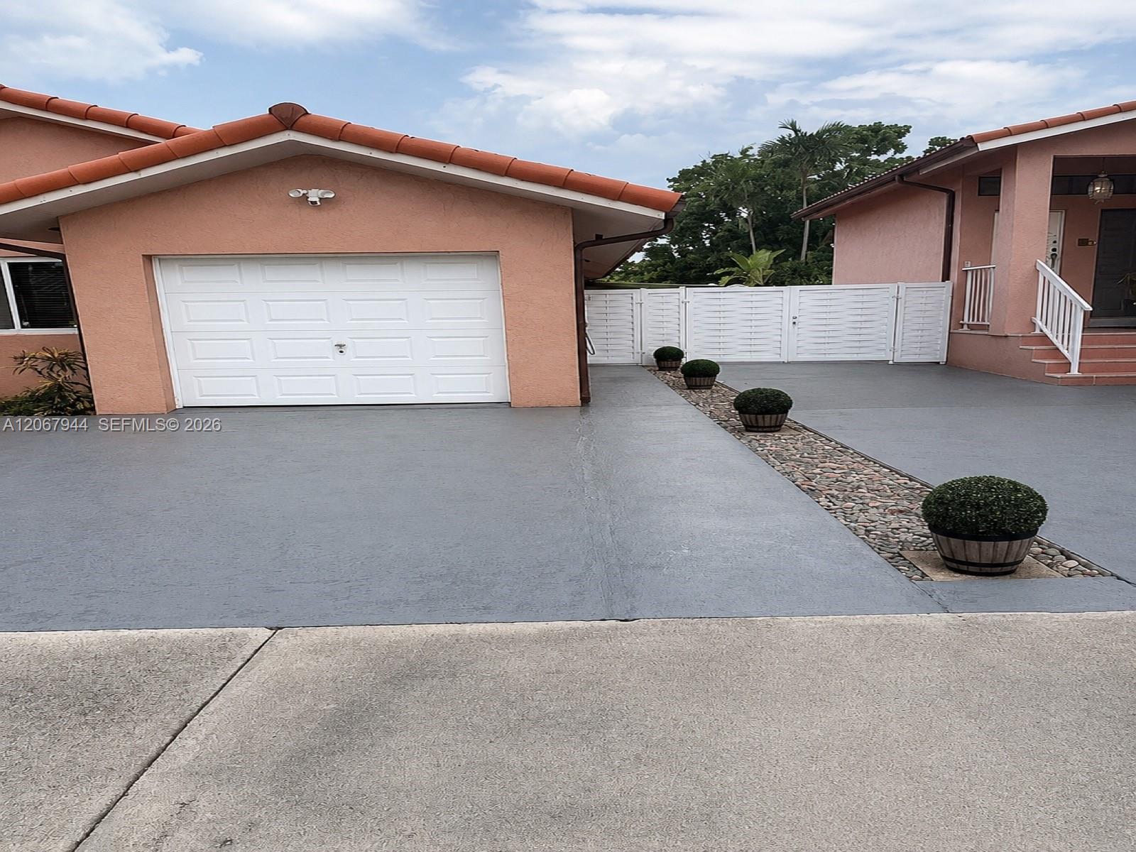 10070 SW 2nd St — Photo 5