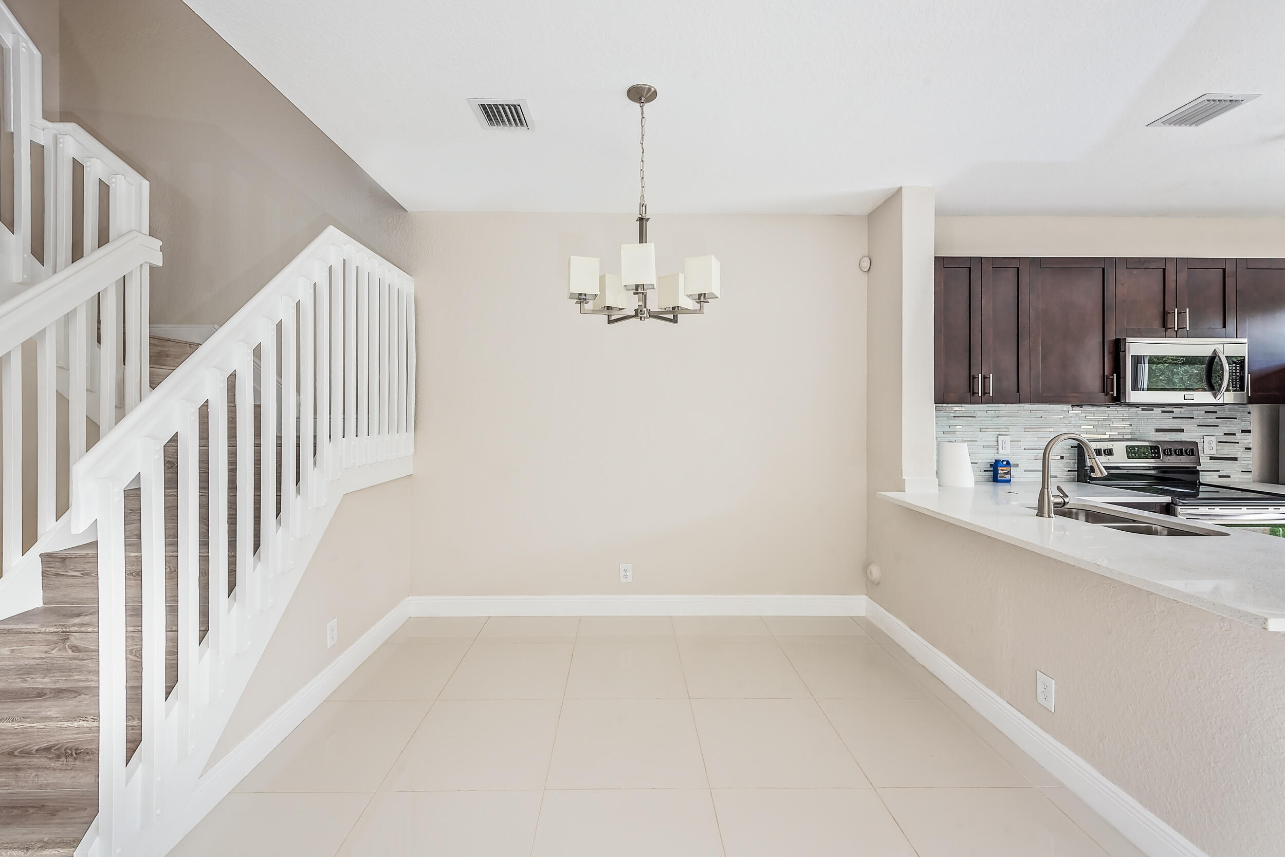 4020 NW 90th Way — Photo 5