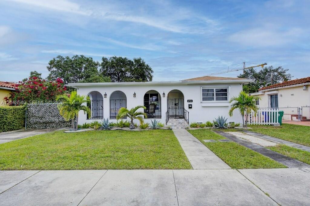 2721 SW 30th Ave, Miami FL 33133