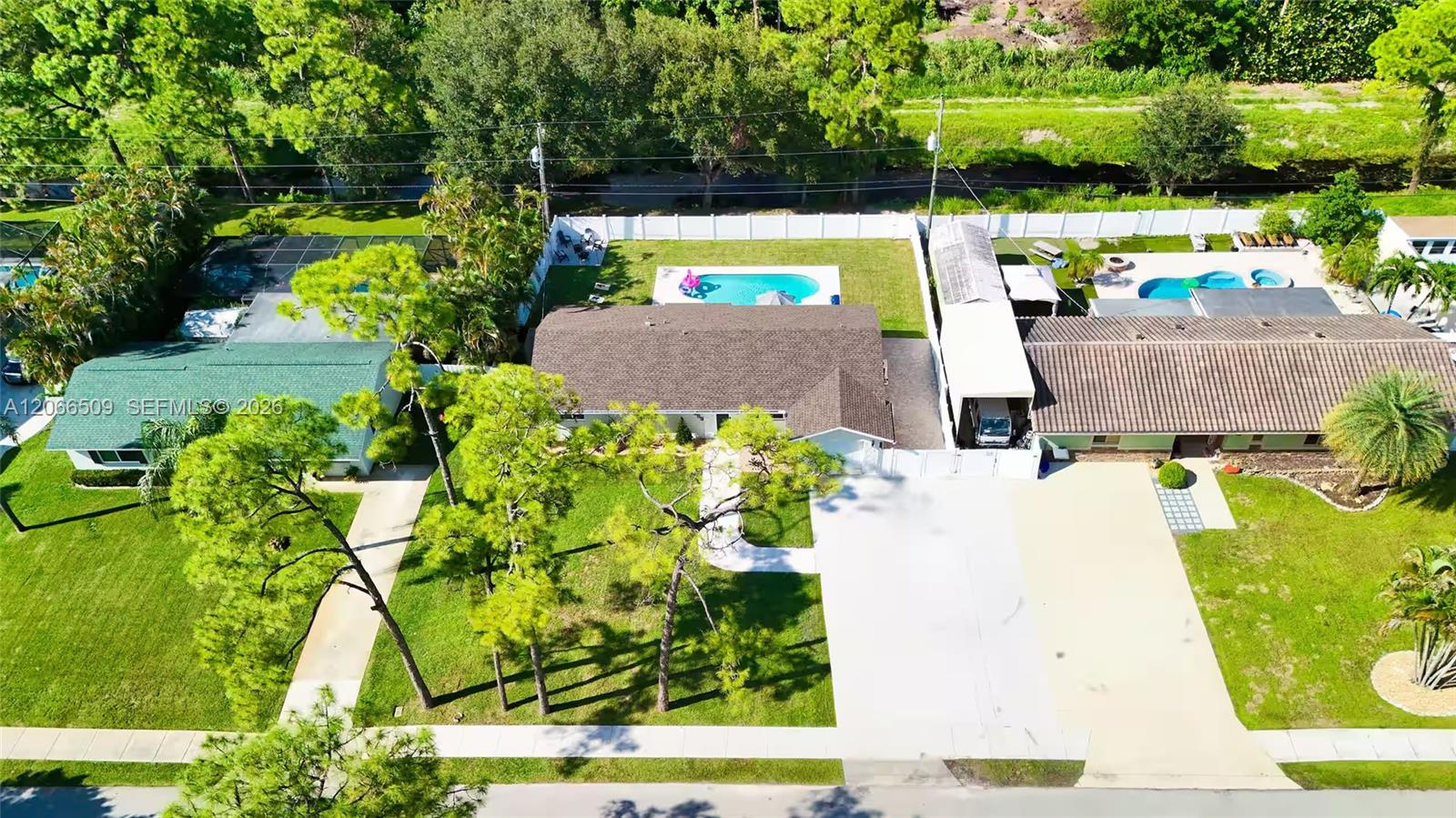 4899 Canal Dr — Photo 5