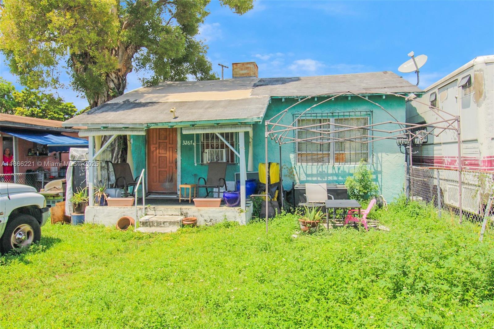 3267 NW 35th St, Miami FL 33142