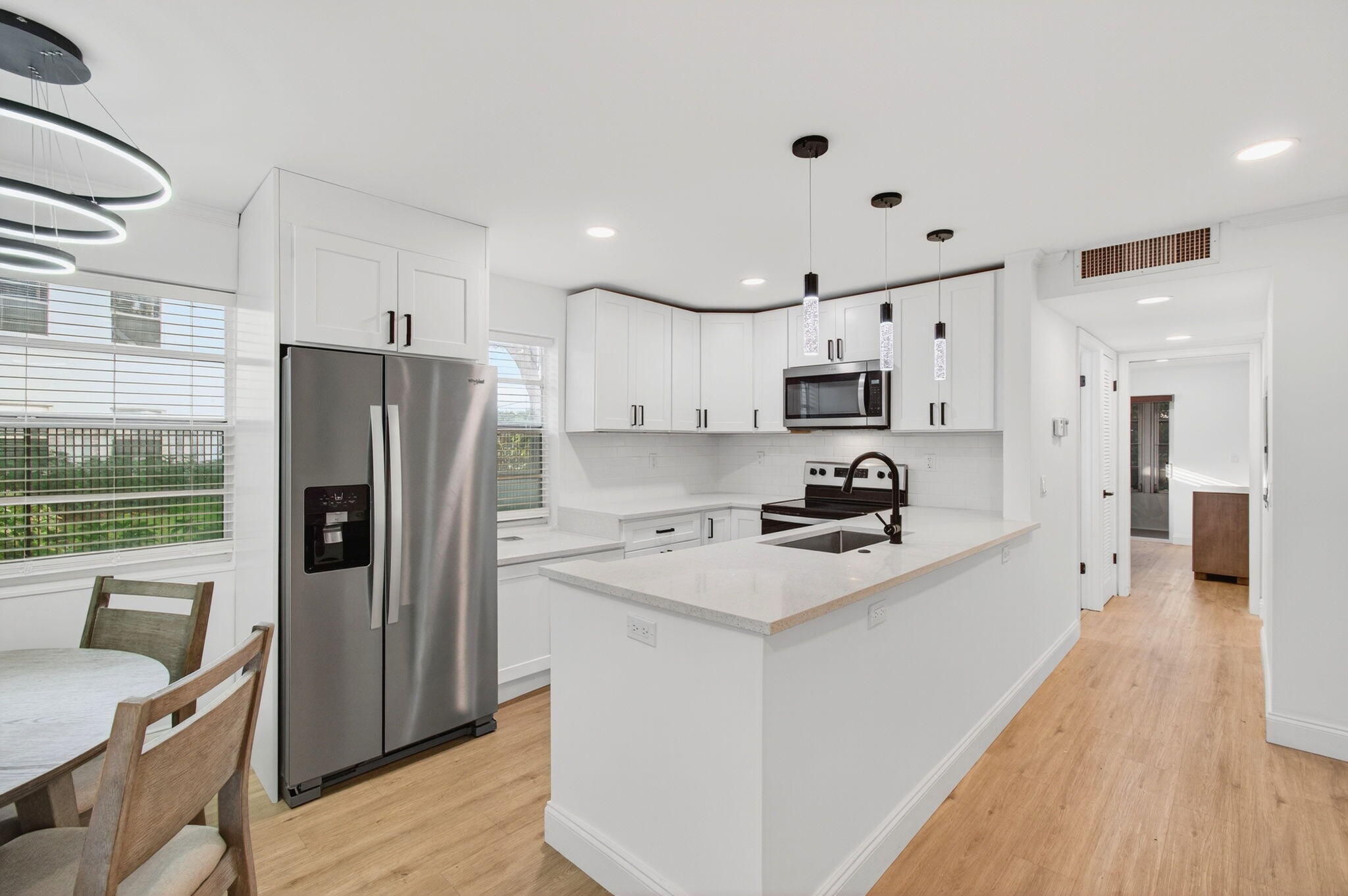 449 Normandy J — Photo 2