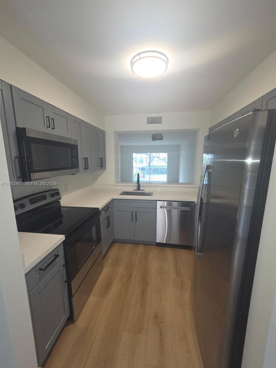 7245 S Devon Dr # 112 — Photo 3