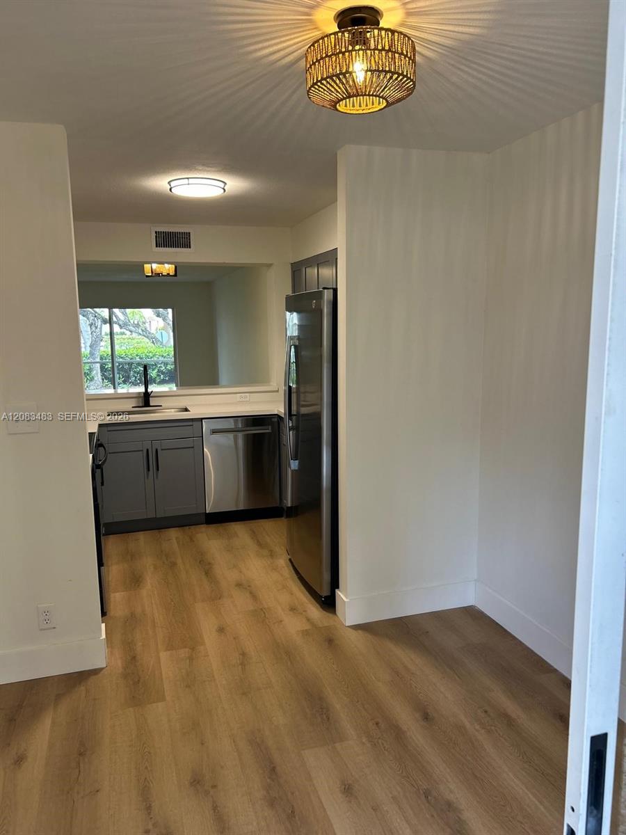 7245 S Devon Dr # 112 — Photo 4