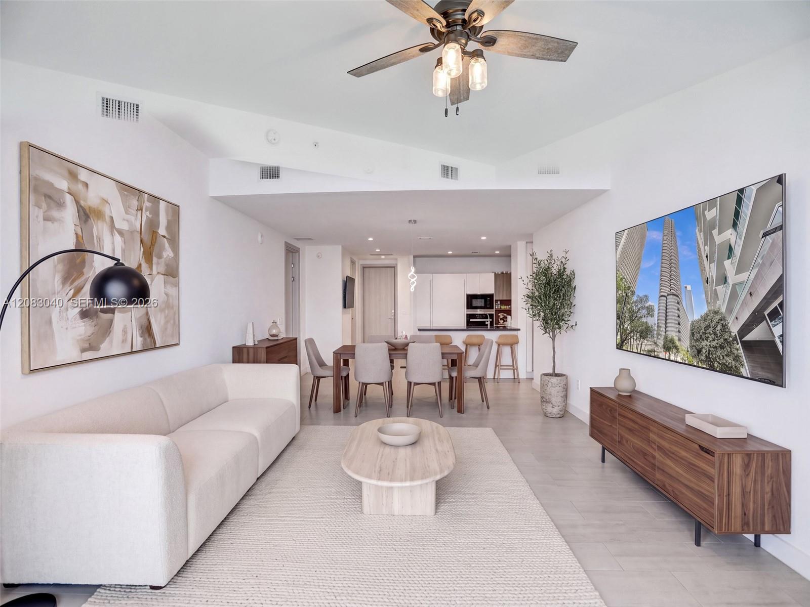 1000 Brickell Plz # PH5103 — Photo 2