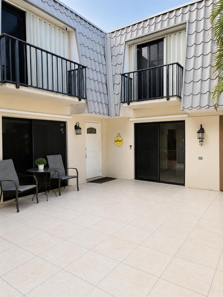 1700 EMBASSY Drive # 606, West Palm Beach FL 33401