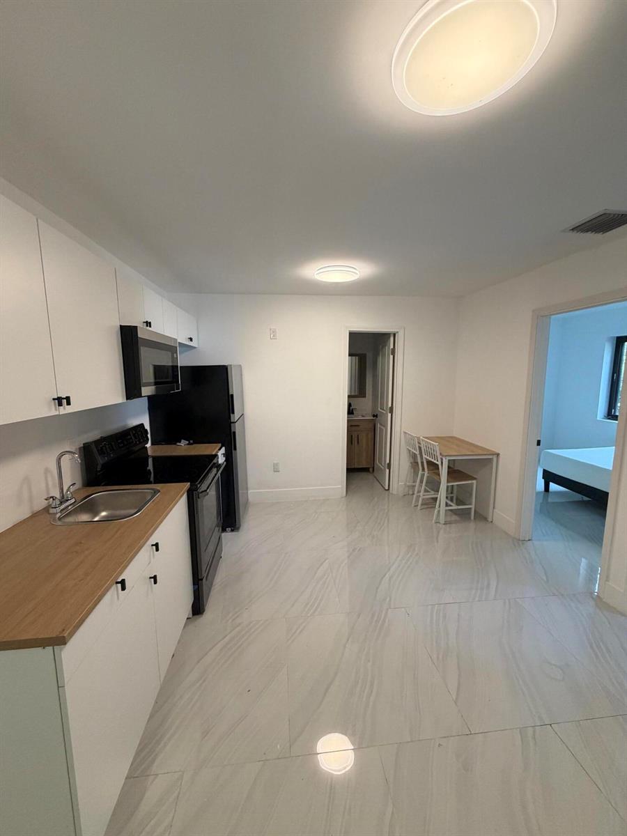8211 BISCAYNE Boulevard # 2, Miami FL 33138
