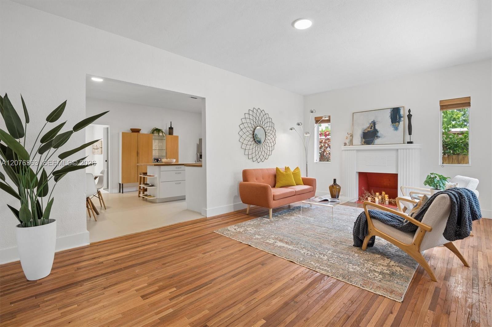 8230 NE 1st Pl — Photo 2