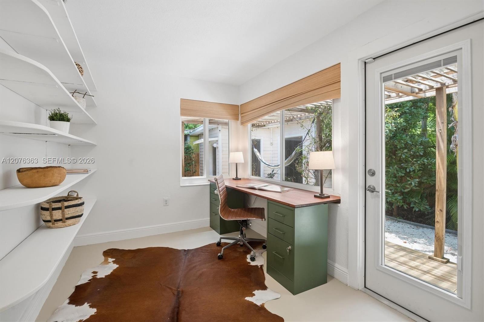 8230 NE 1st Pl — Photo 5