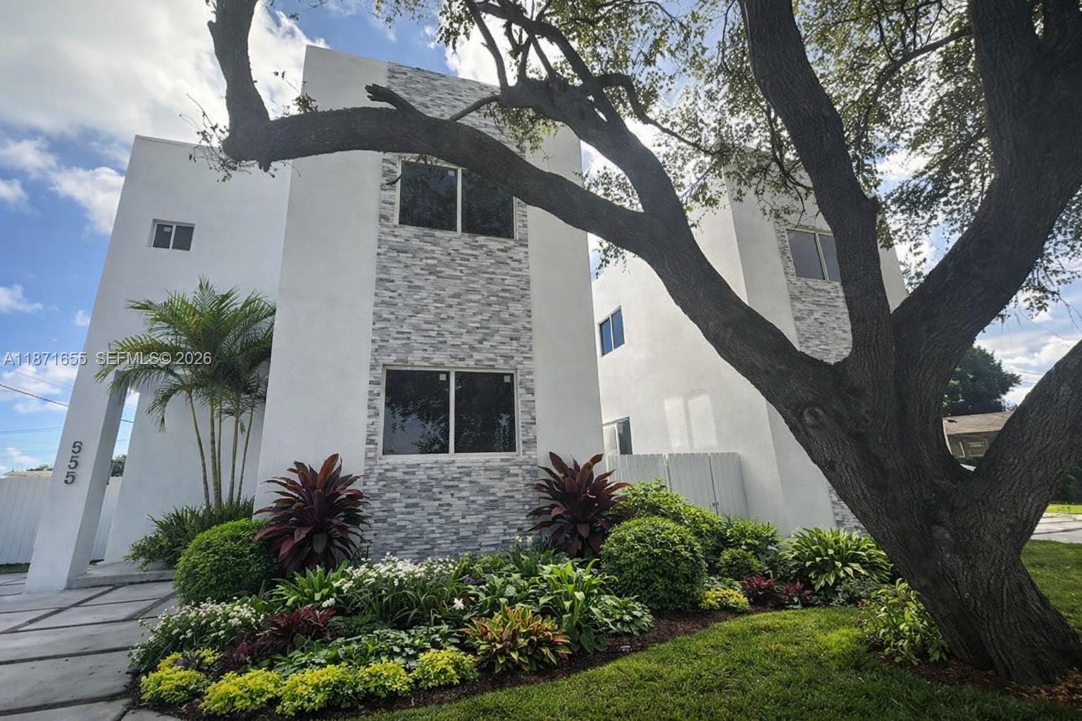 538 NW 17th Ave, Fort Lauderdale FL 33311