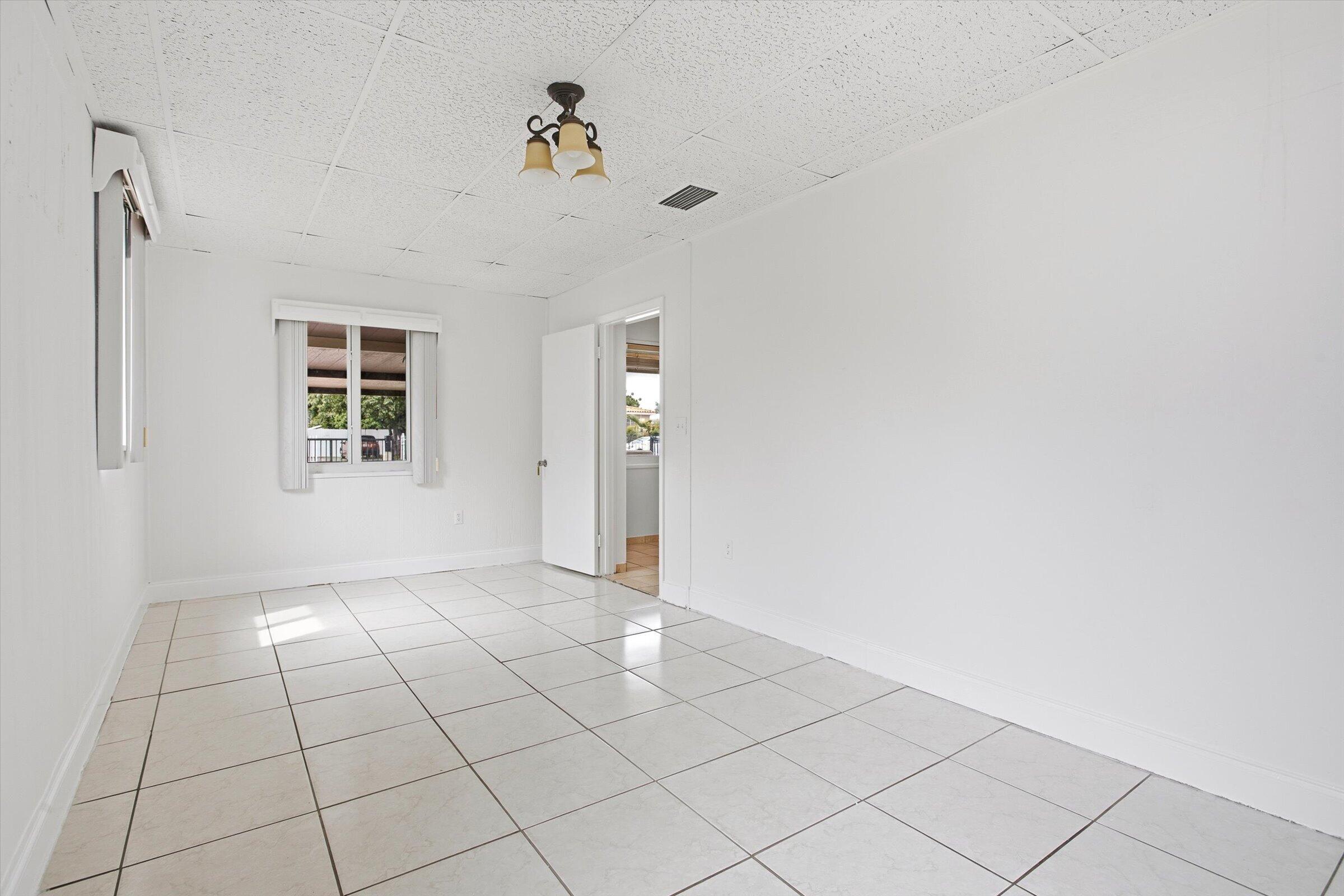 620 E 46TH Street — Photo 5