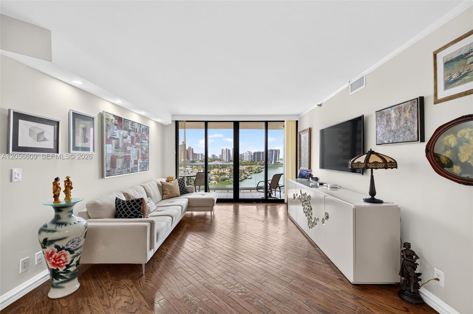 2800 Island Blvd # 1005, Aventura FL 33160