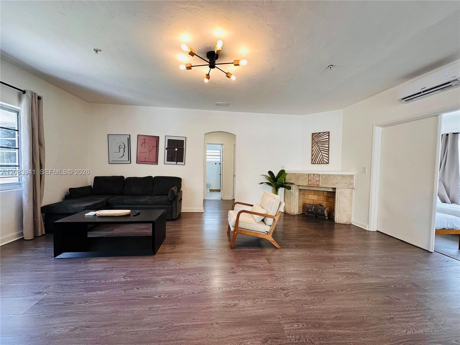 1032 Michigan Ave # B — Photo 3