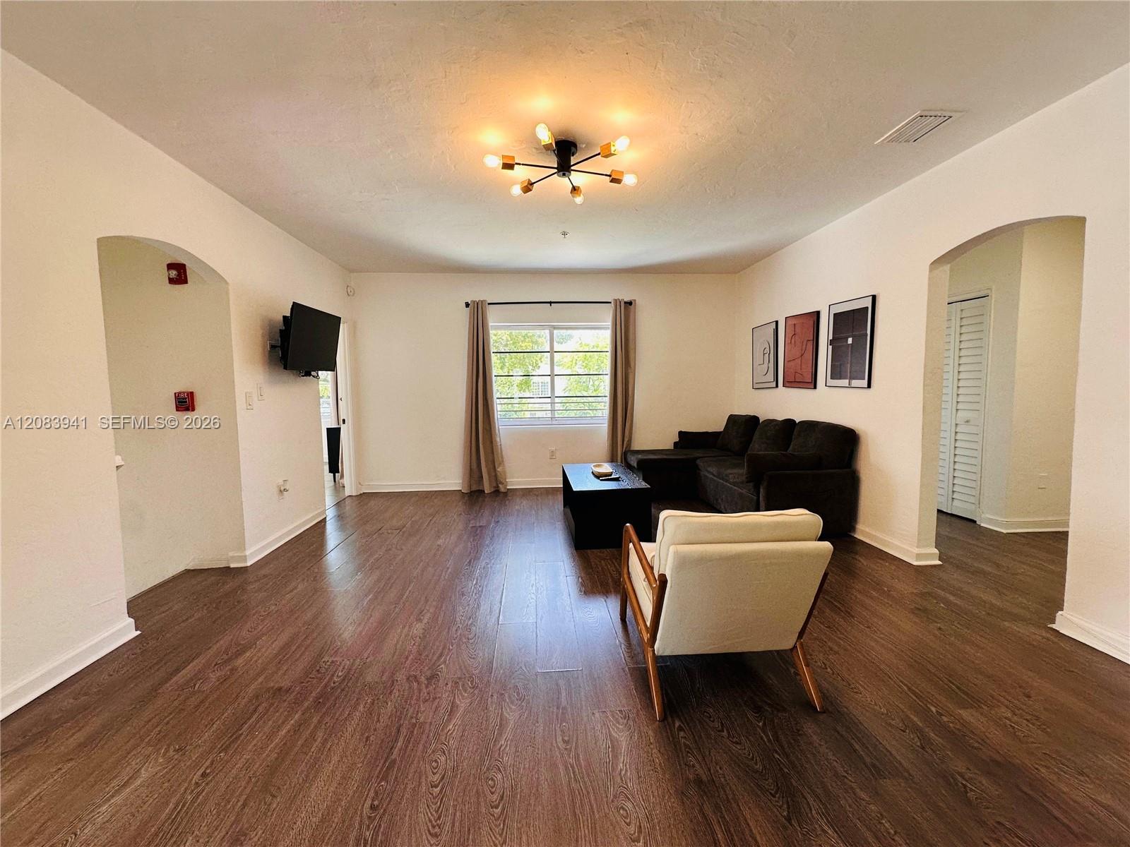 1032 Michigan Ave # B — Photo 4