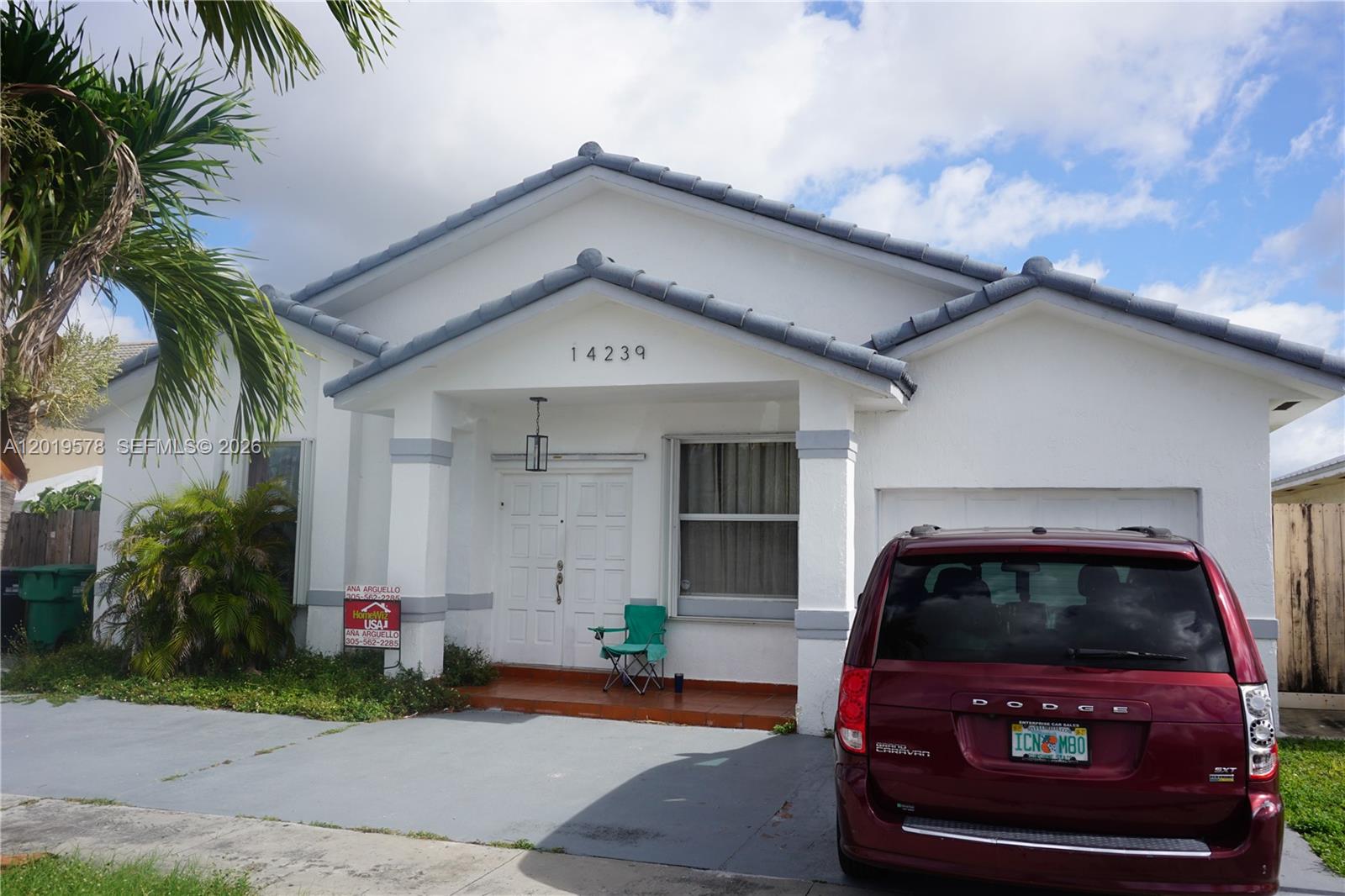 14239 SW 10th St — Photo 2