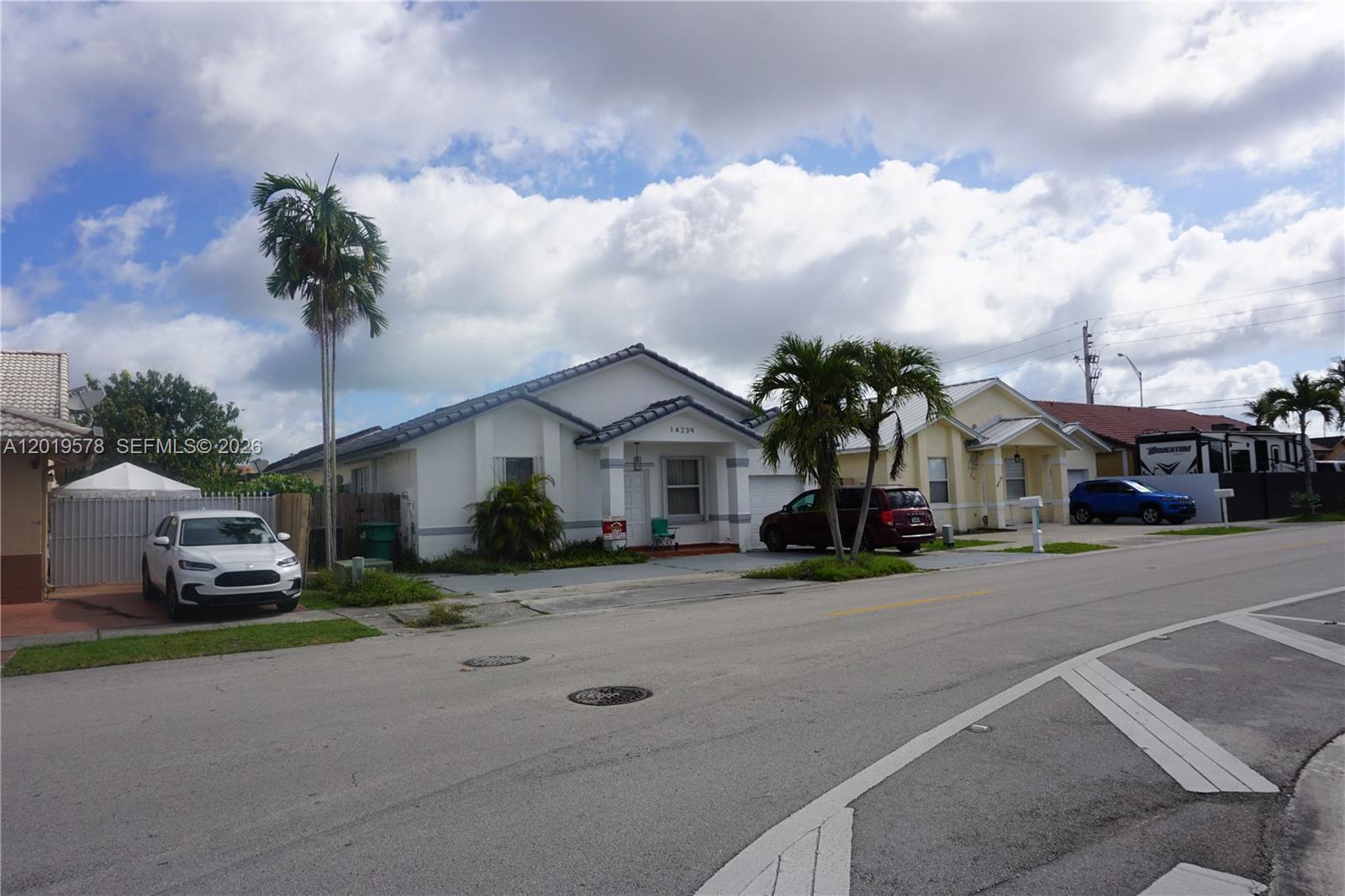 14239 SW 10th St — Photo 3