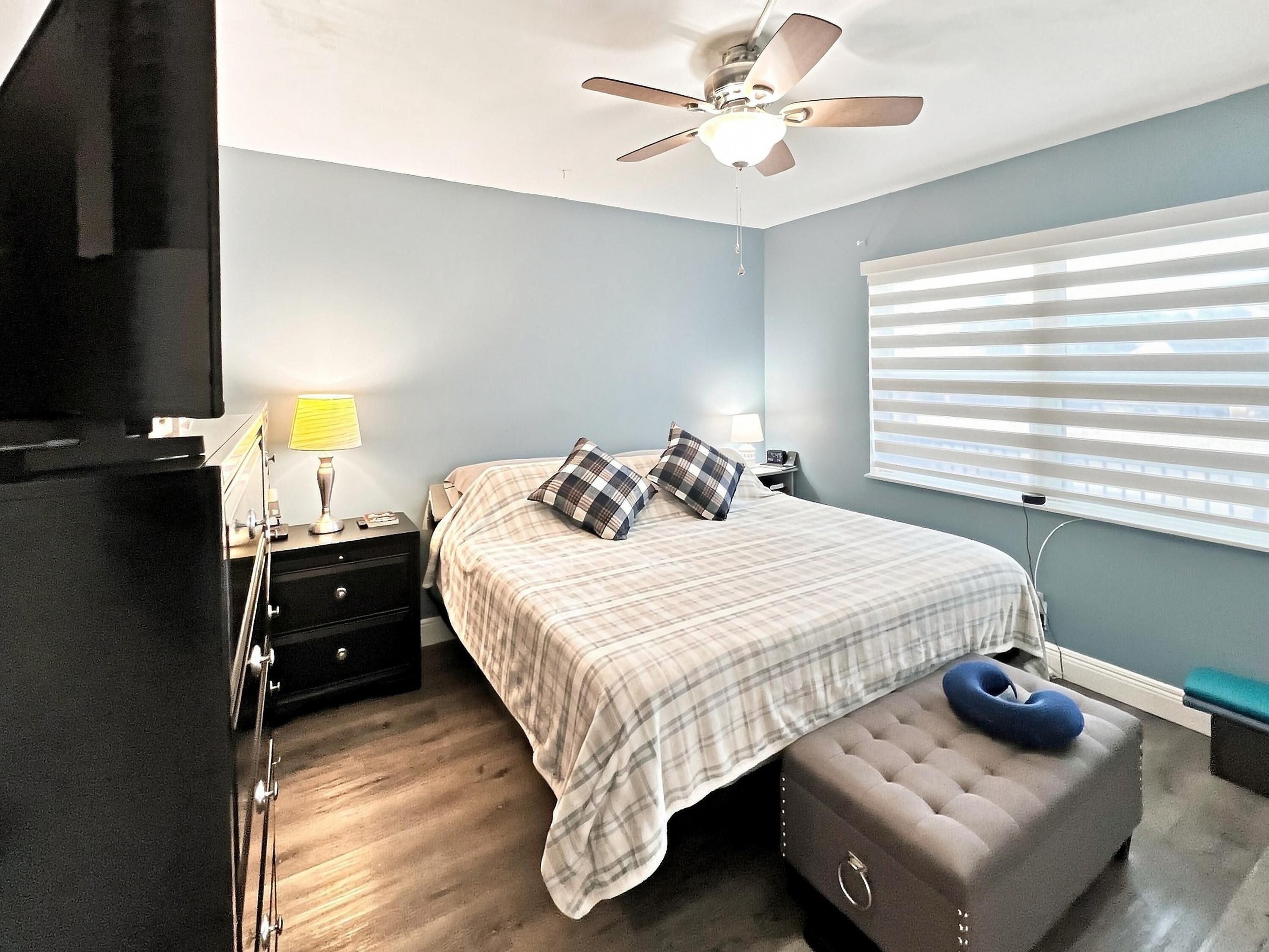 6575 W Oakland Park Boulevard # 101 — Photo 4