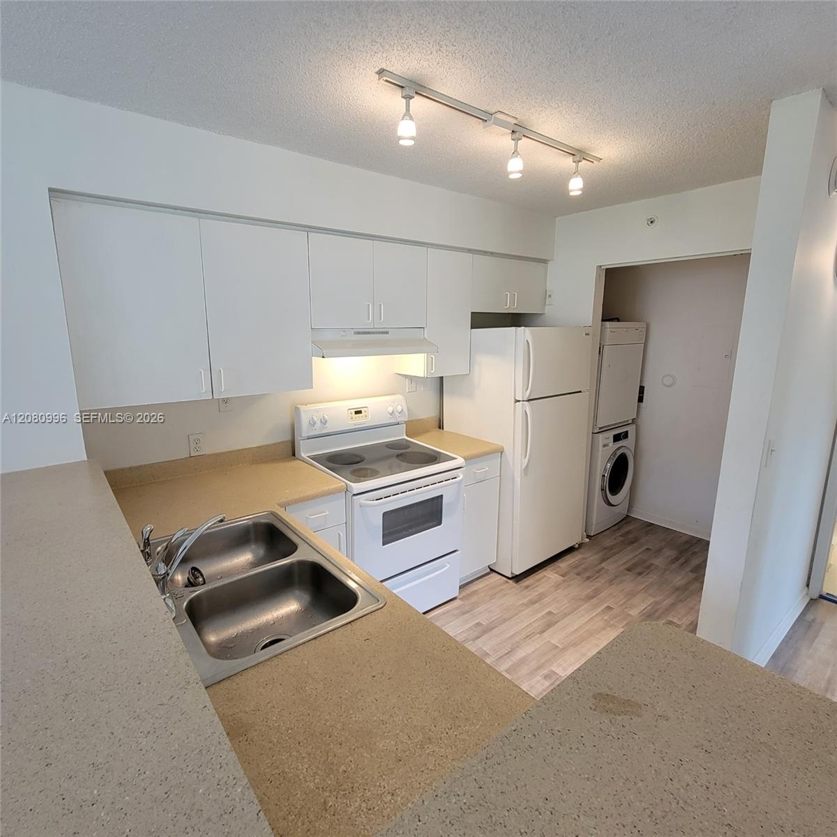 7824 Sonoma Springs Cir # 101 — Photo 4