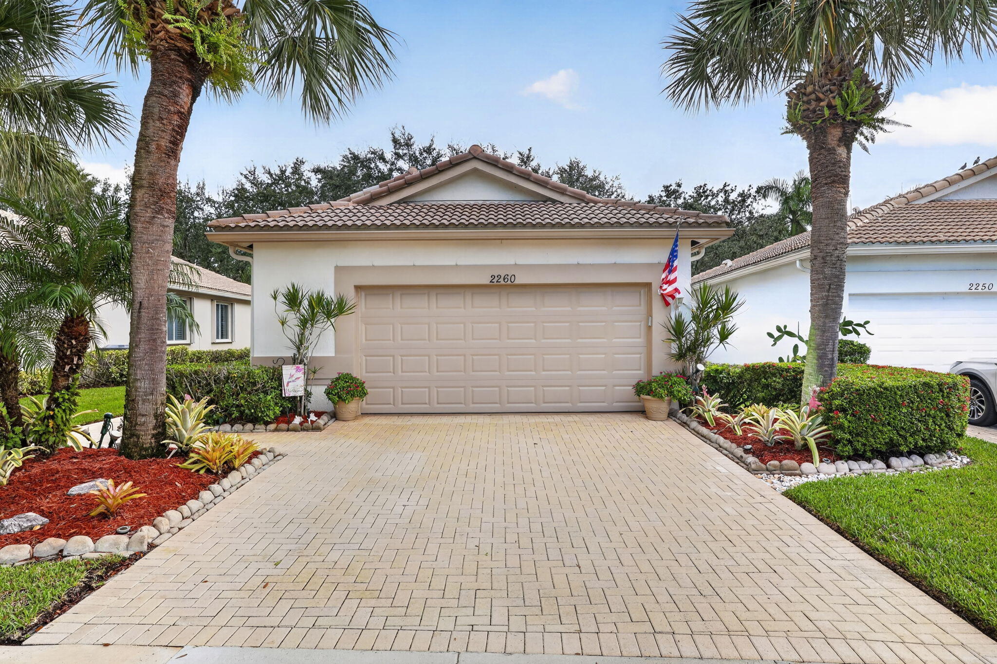 2260 Sapphire Circle — Photo 3
