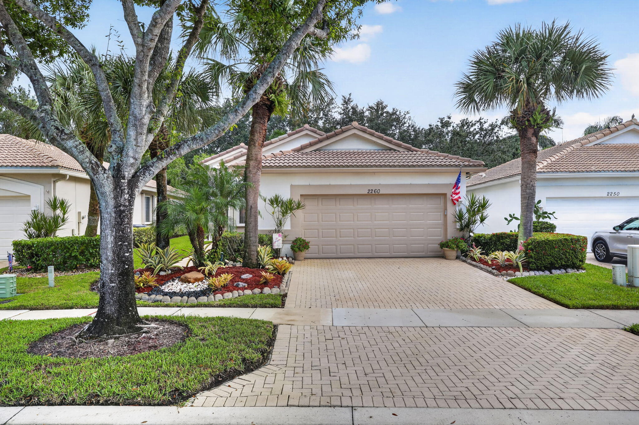 2260 Sapphire Circle — Photo 4