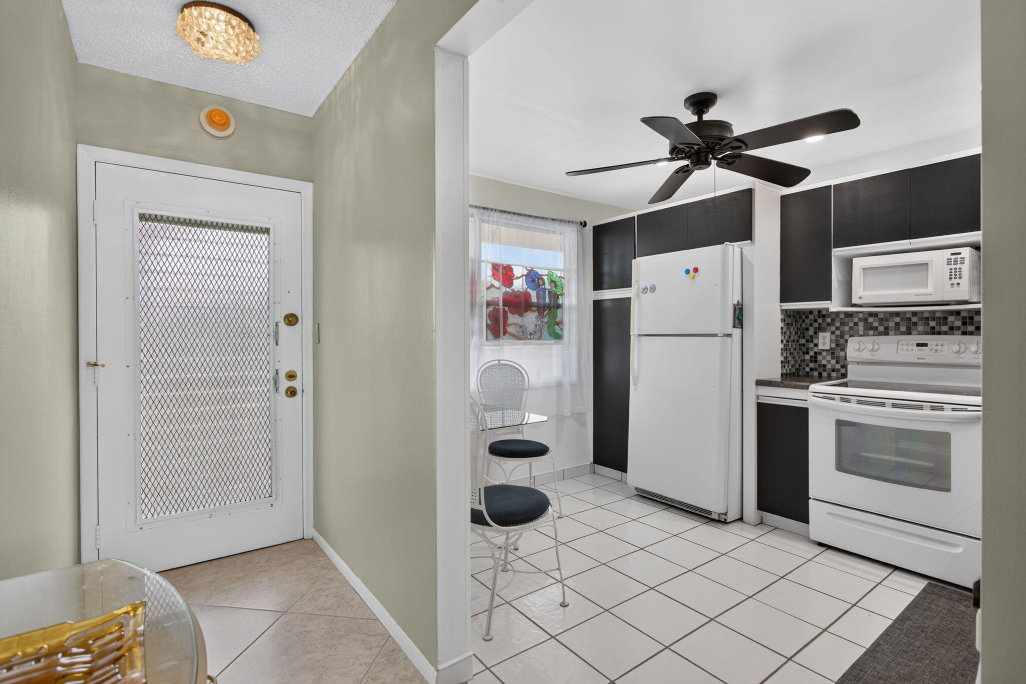 2301 LUCAYA Lane # D4 — Photo 2