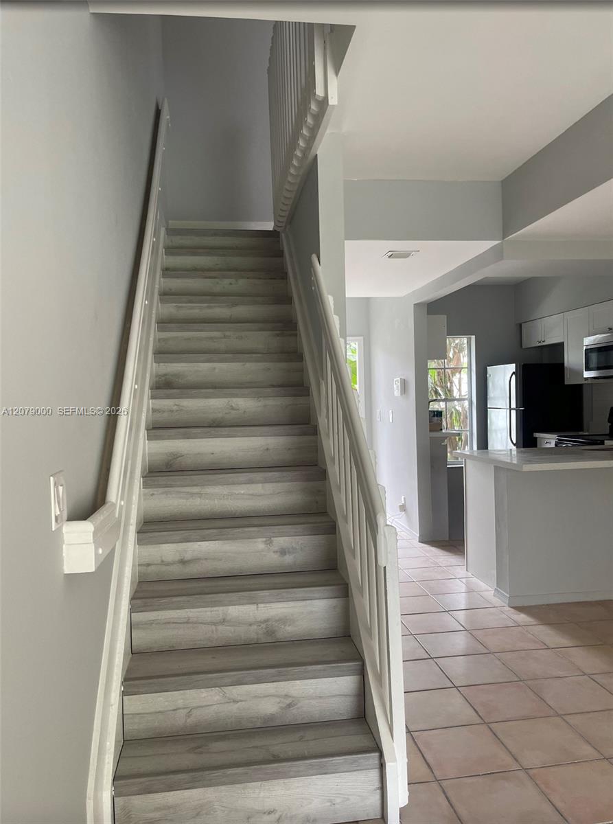 48 Whitehead Cir # 48 — Photo 3