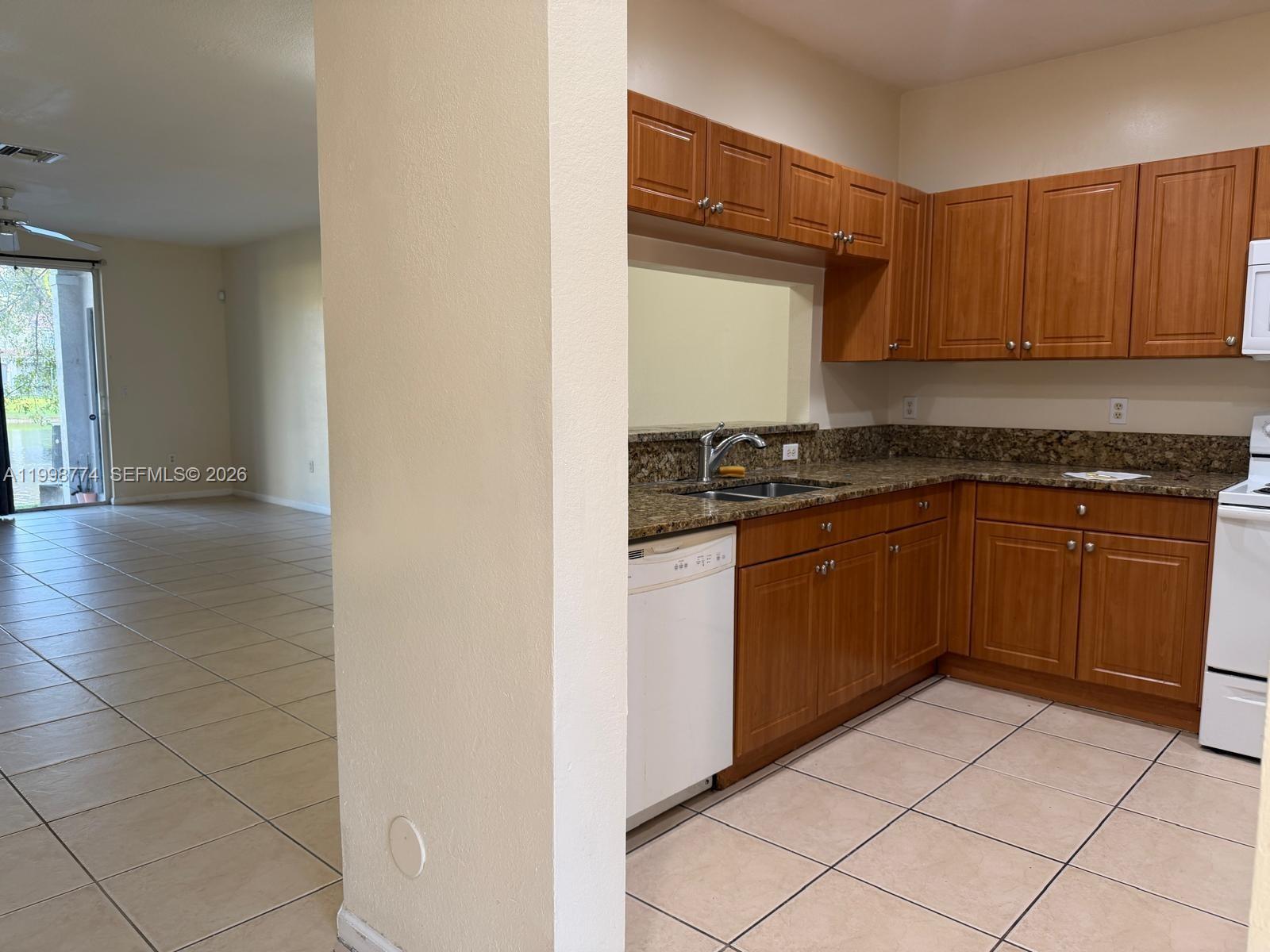 8246 SW 27th St # 103 — Photo 3