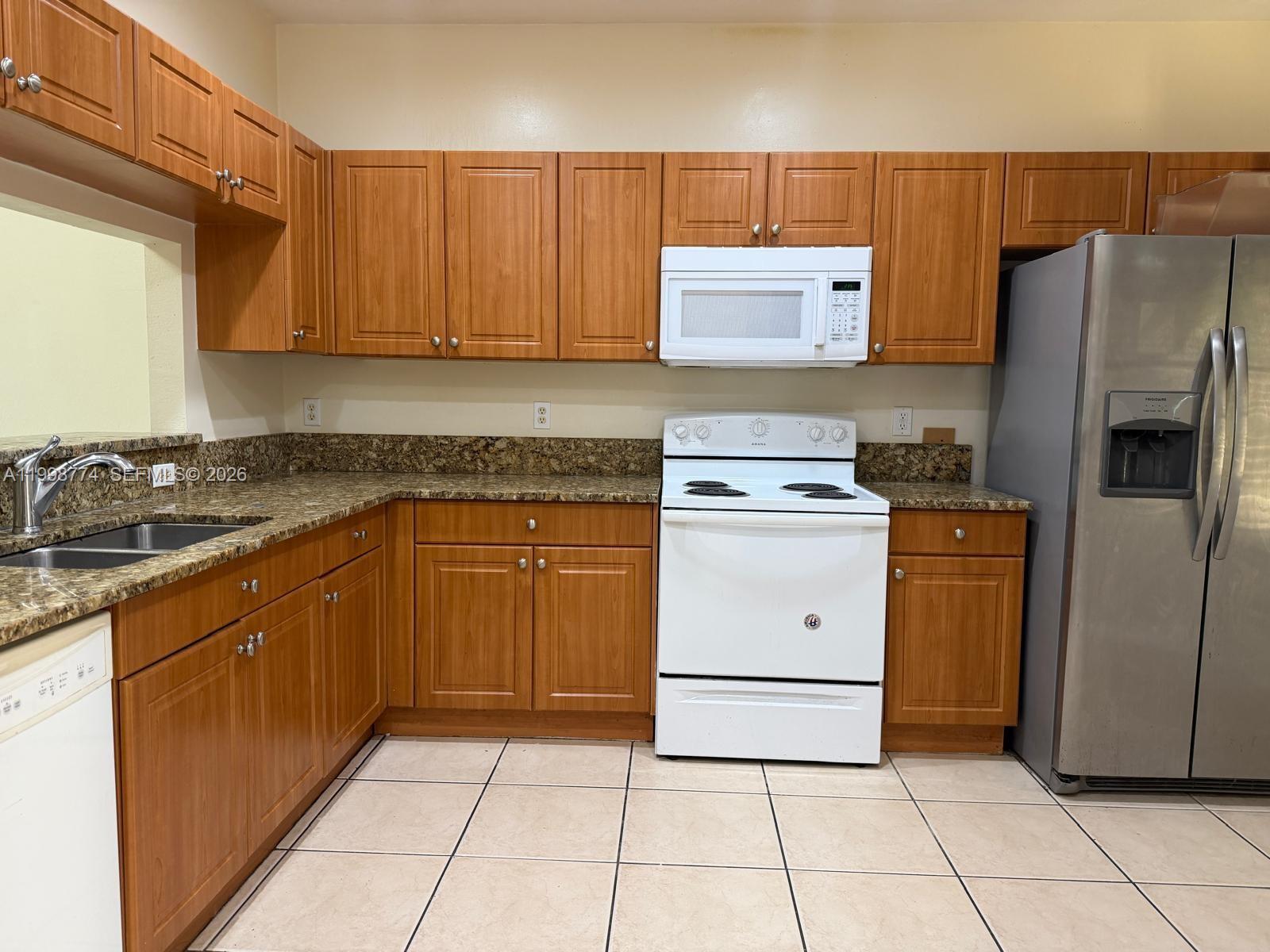 8246 SW 27th St # 103 — Photo 4