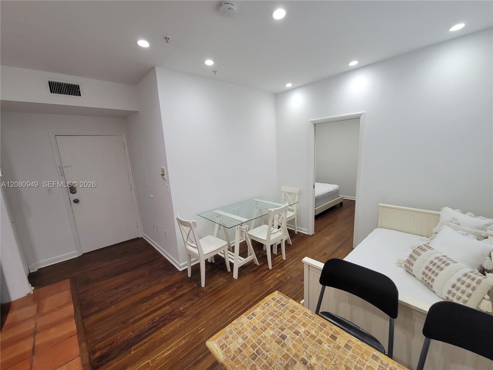 1521 Lenox Ave # 105 — Photo 2
