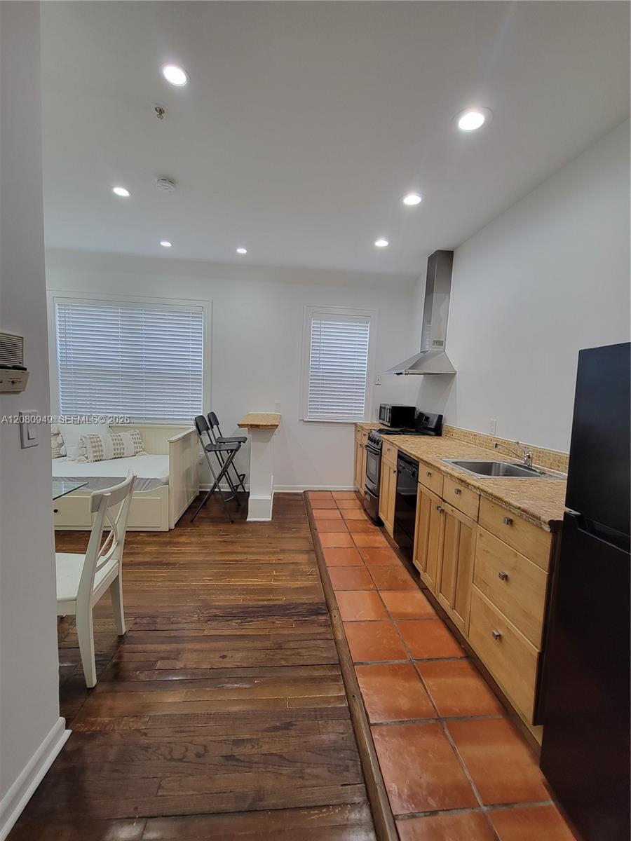 1521 Lenox Ave # 105 — Photo 4