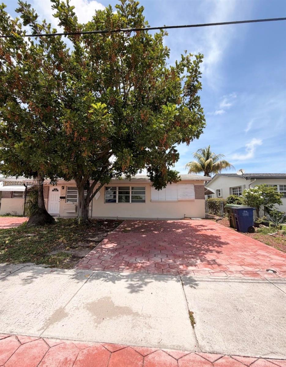 1077 SW 2nd St # 2, Hallandale Beach FL 33009