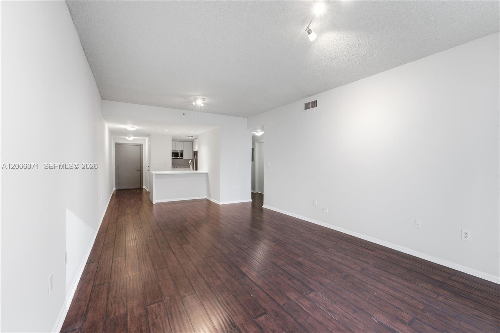 185 SE 14th Ter # 1010 — Photo 5